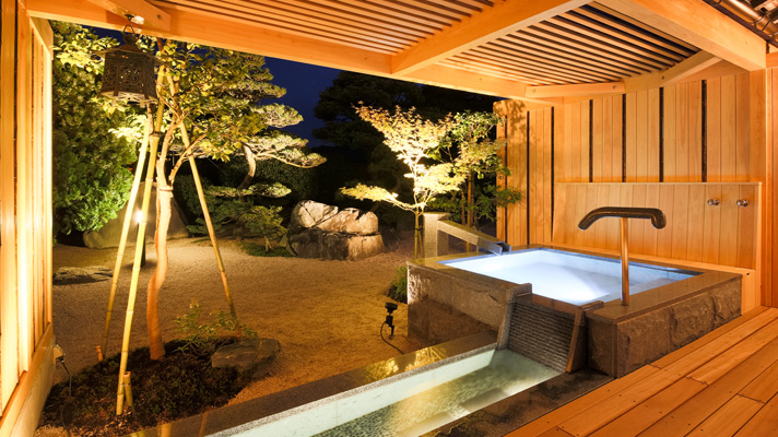 You can keep the Japanese garden and outdoor bath all to yourself.