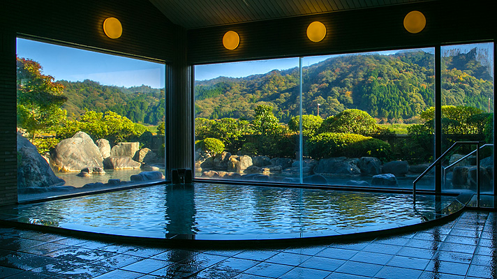 豊かな自然に囲まれた、山陰の名湯